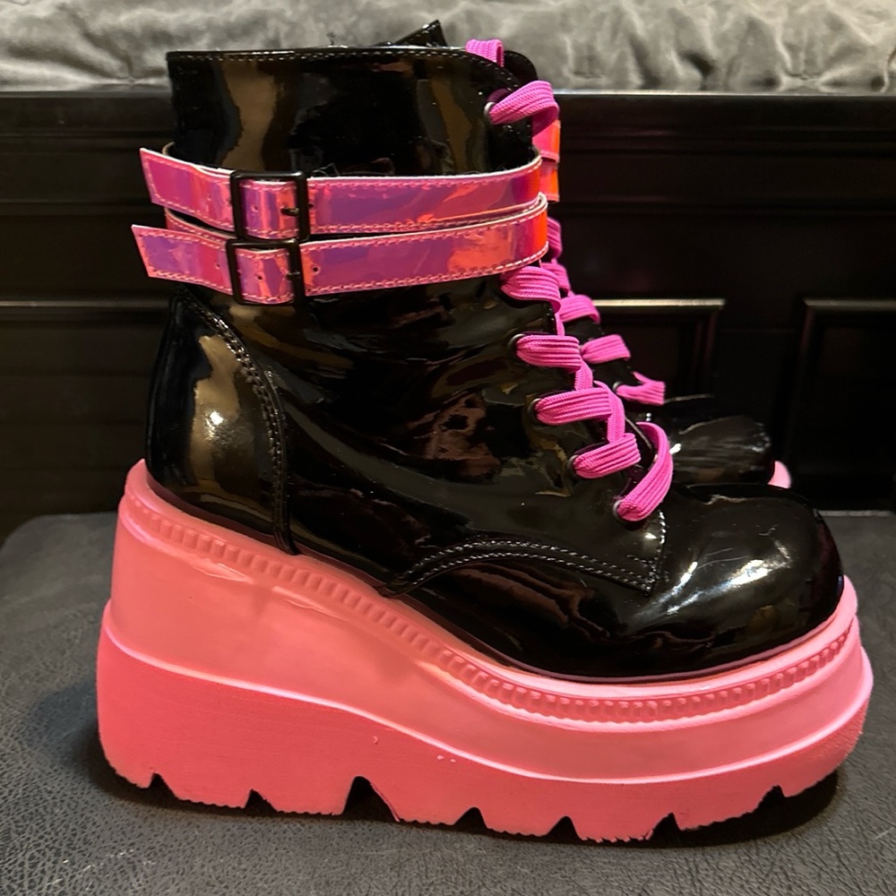 Demonia Shaker-52 Black and Neon Pink Platform Vegan Leather Boots Size 10